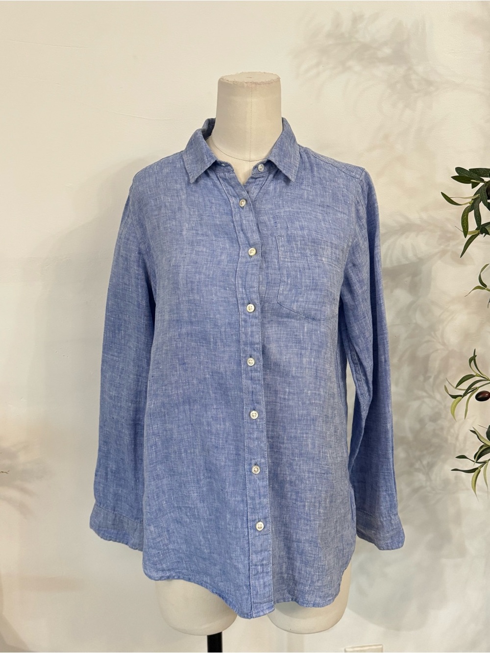 L.L.Bean 100% Linen Blue Chambray Button Down Shirt XS